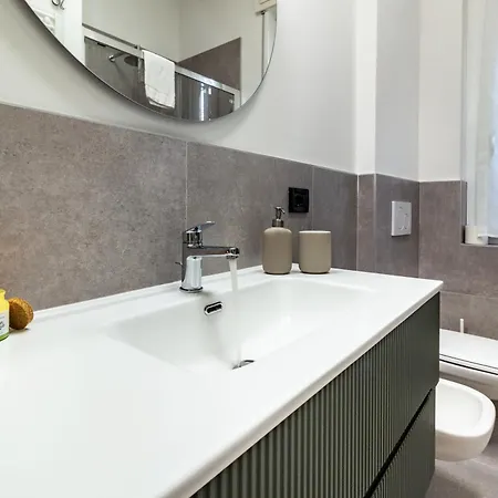 Silk & Sunset - And View With Parking Holiday home Como